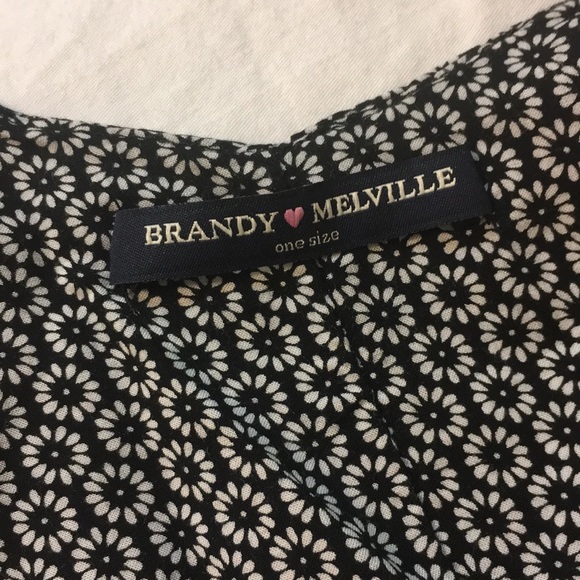 Great condition Brandy Melville tank top - Picture 8 of 8